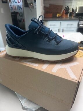 Kizik Unisex Navy Casual Comfort Sneaker - Wasatch